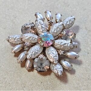 Vtg 50s Floral Burst Brooch Pin Aurora Borealis Rhinestone Faux Pearl Lava Glass
